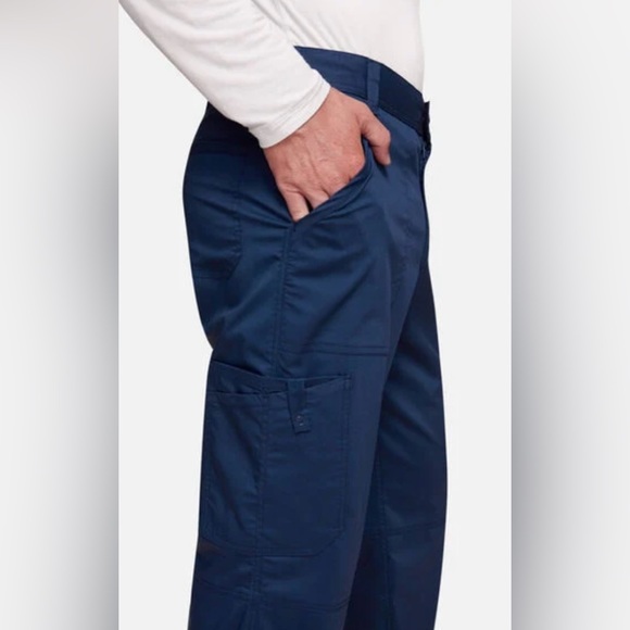 Men's Navy Zip Fly Cargo Scrub Pant - Picture 3 of 5